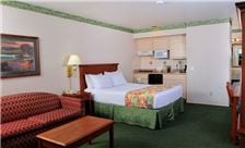 Deluxe Room With One Queen Bed & Kitchen
